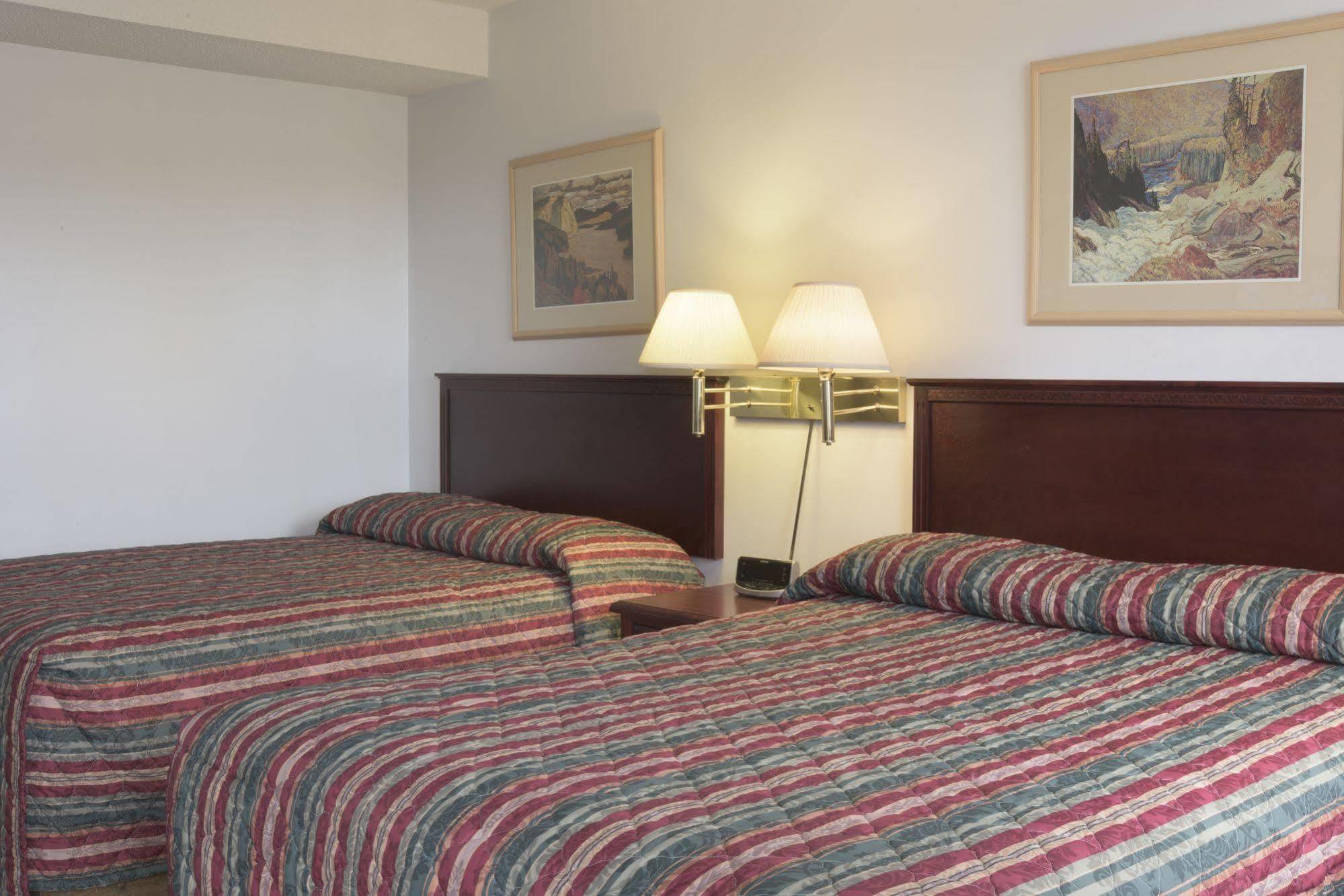 Sun-Dek Motel Medicine Hat Exteriér fotografie