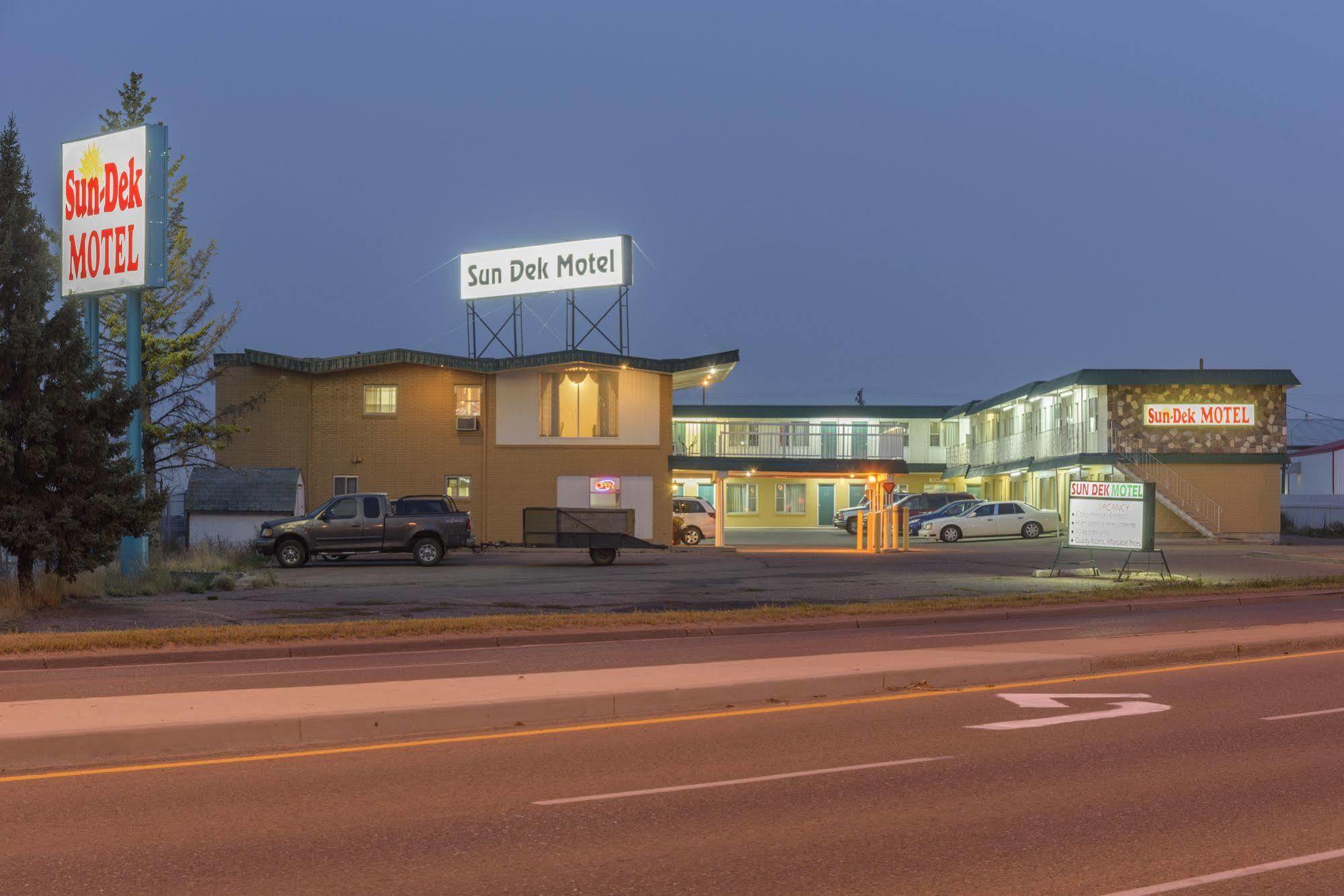 Sun-Dek Motel Medicine Hat Exteriér fotografie