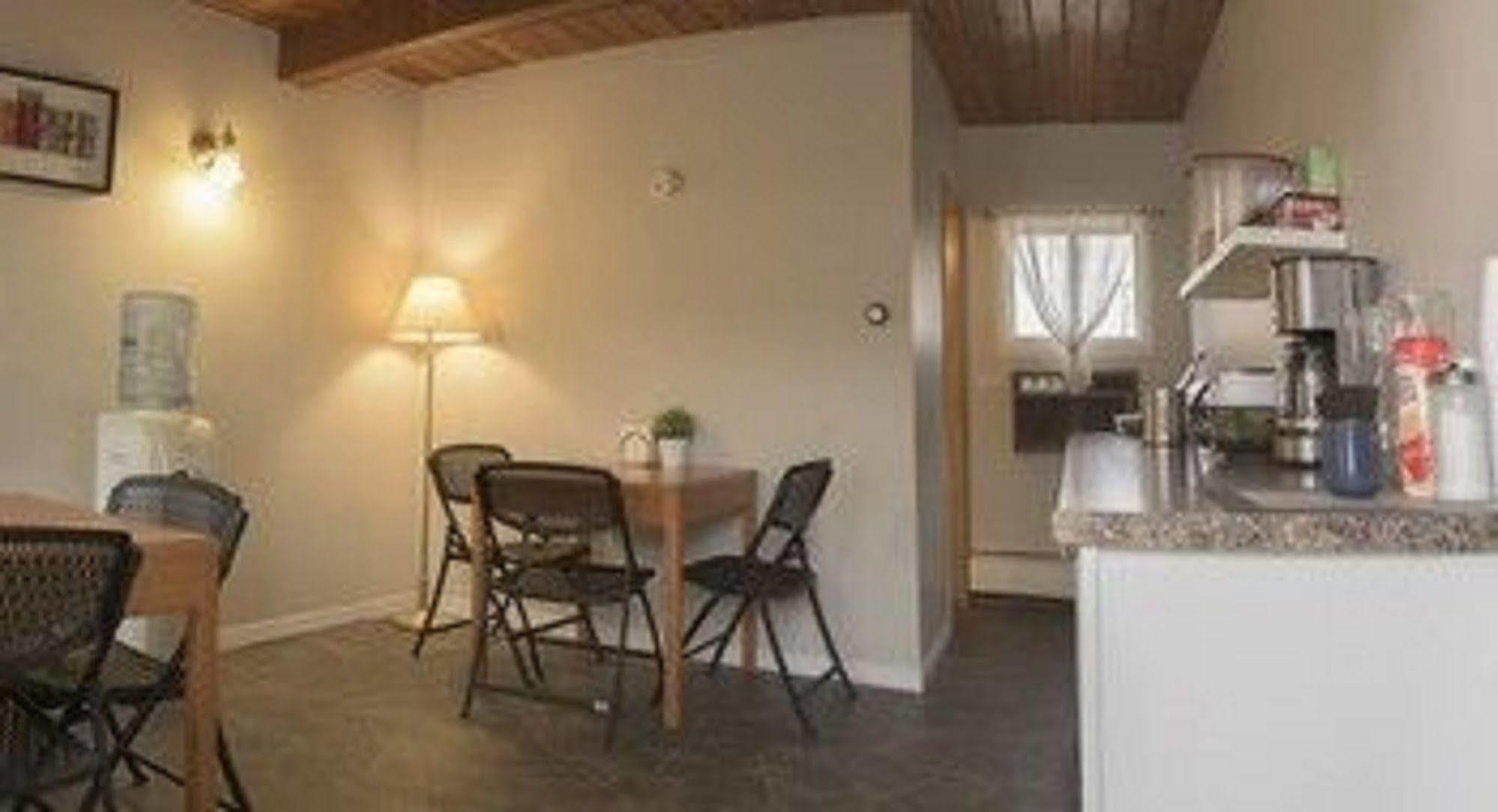 Sun-Dek Motel Medicine Hat Exteriér fotografie